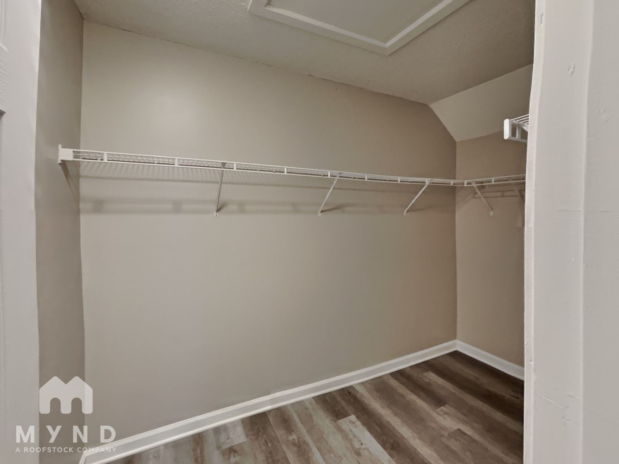 Building Photo - 7953 Lake Wind Ct