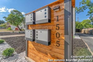 Building Photo - 1505 W Woodlawn Ave