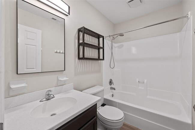 Building Photo - 4362 Hunters Club Dr