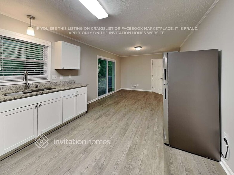 Building Photo - 2362 Springdale Cir SW