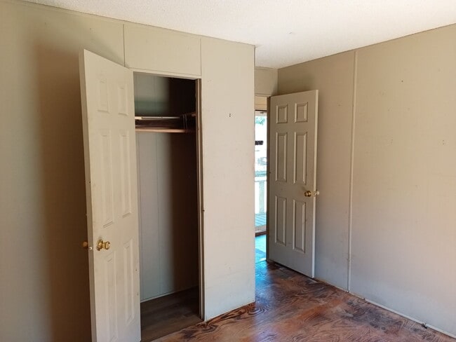 Building Photo - 231 Melody Ln