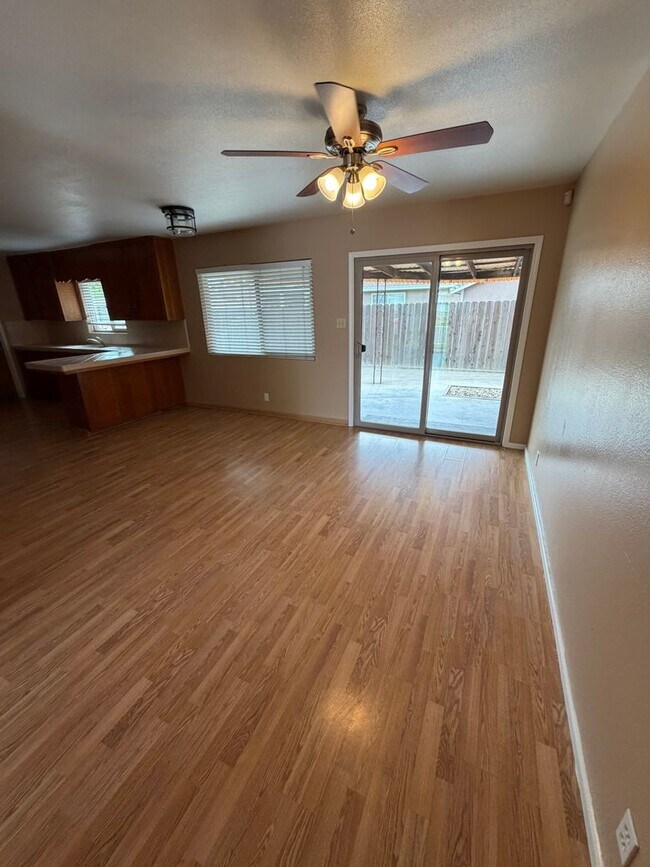 Building Photo - 3-Bedroom, 2-Bathroom Home for Rent – Move-In Ready!