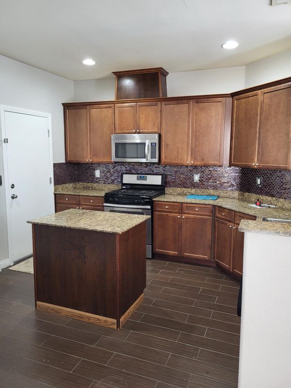Building Photo - 1137 Evergreen Cove St