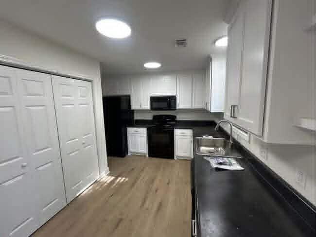 Building Photo - 151 Whispering Glen Cir