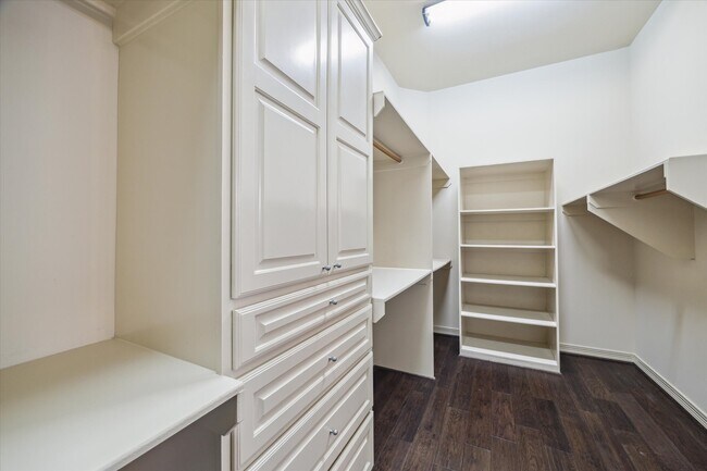 Building Photo - 5215 Eagle Pointe Ct