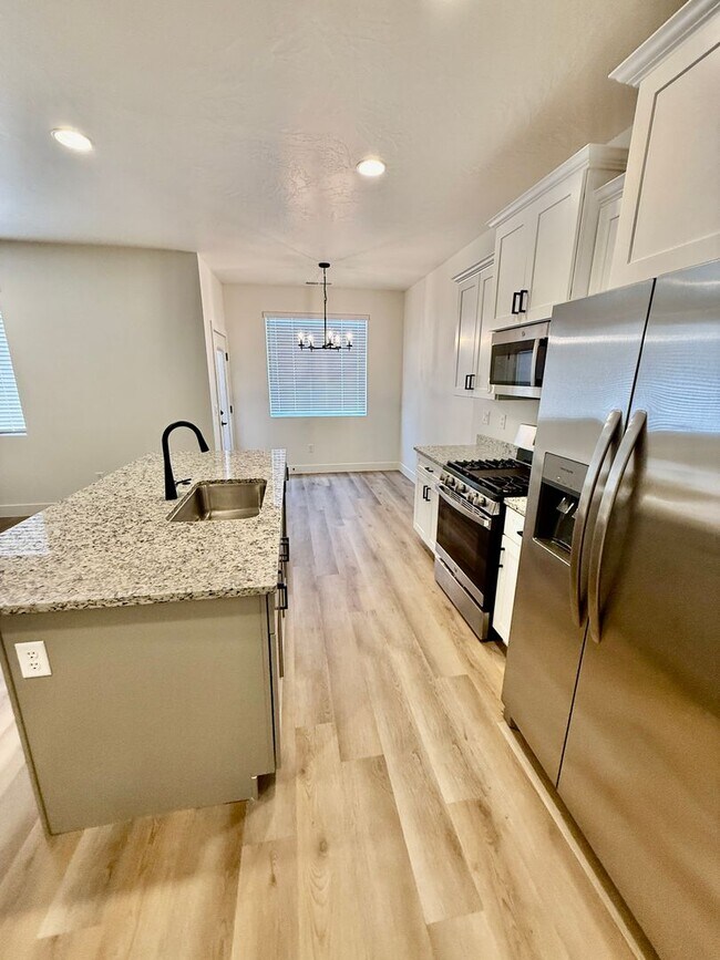 Building Photo - Adorable 3-BR Home In The Heart of Washington
