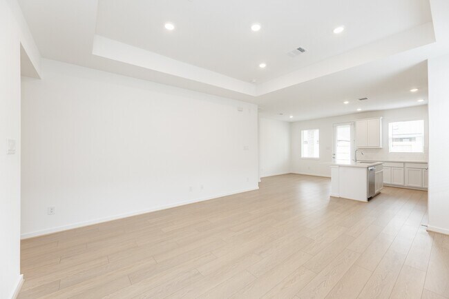 Building Photo - 9723 Rialto Hts Dr
