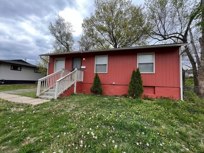 Primary Photo - Cozy 3 Bed, 1 Bath Home!