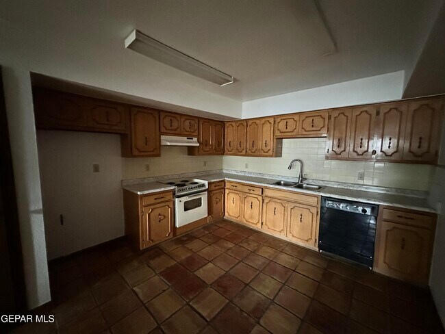 Building Photo - 815 Del Mar Dr