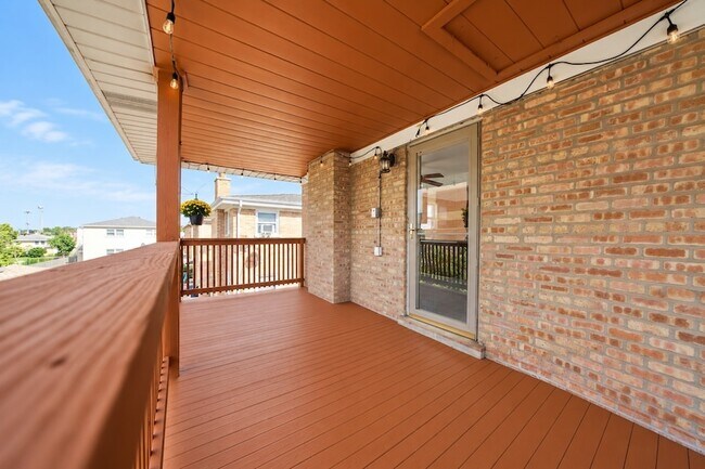 Building Photo - 8608 W Carmen Ave