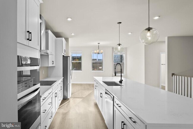 Building Photo - 6244 Folly Ln