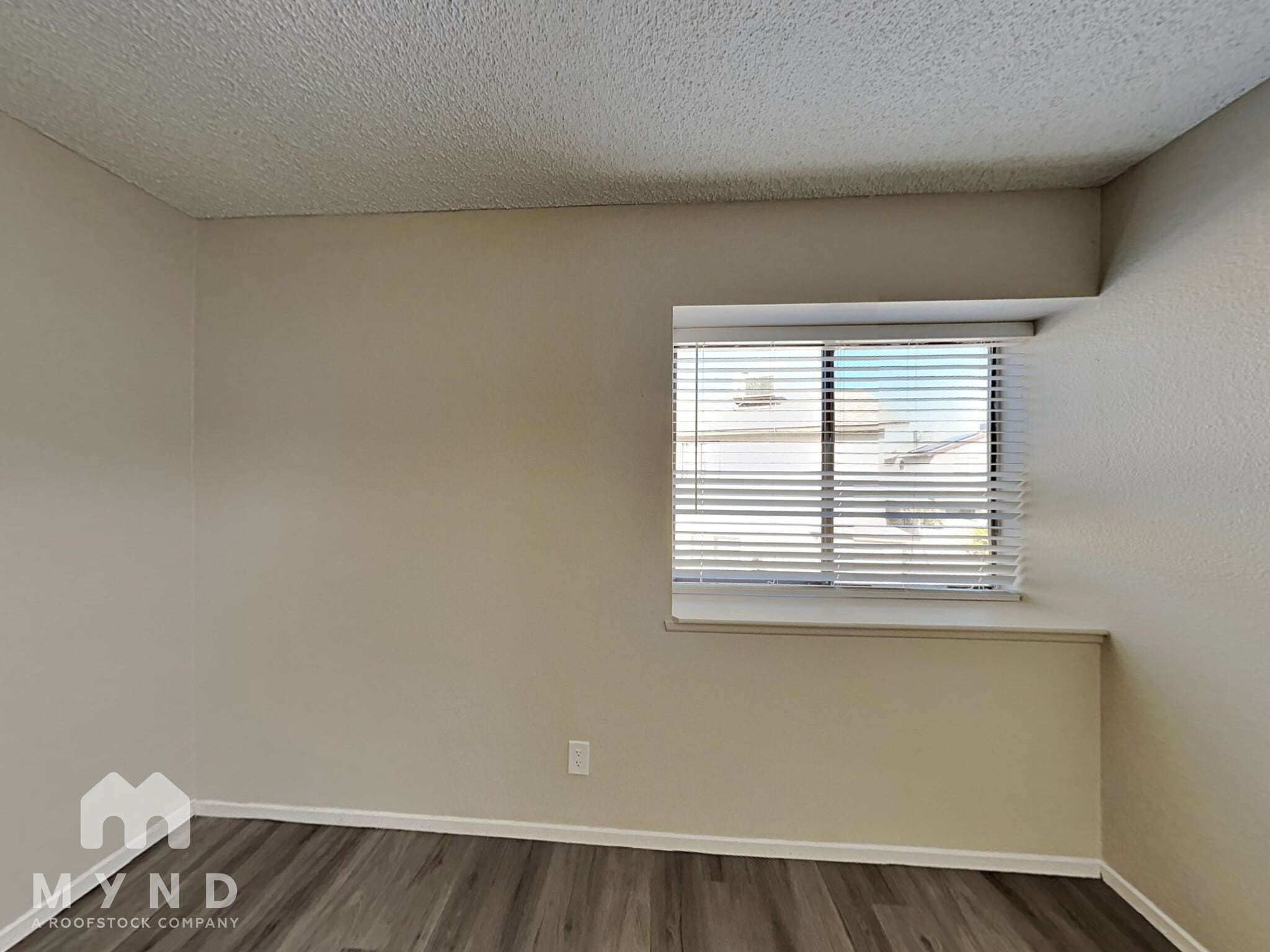Building Photo - 6824 W Sheffield Dr