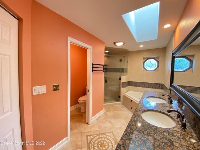 Building Photo - 288 Coral Way W