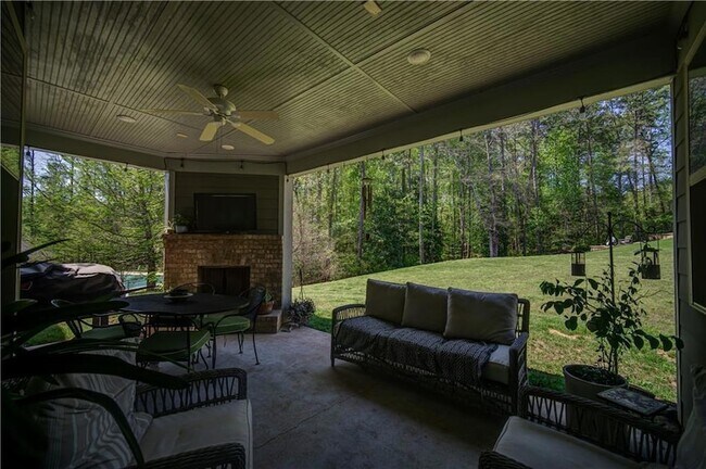 Building Photo - 302 Herrington Ct