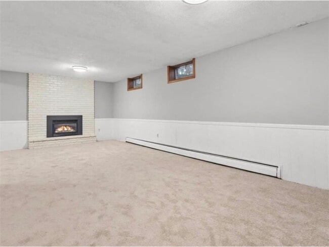 Building Photo - 6325 Brookview Ave