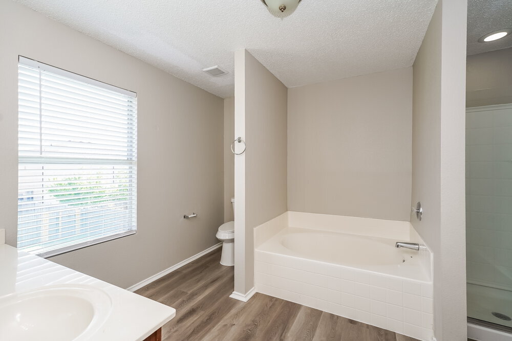 Building Photo - 300 Dakota Ridge Dr