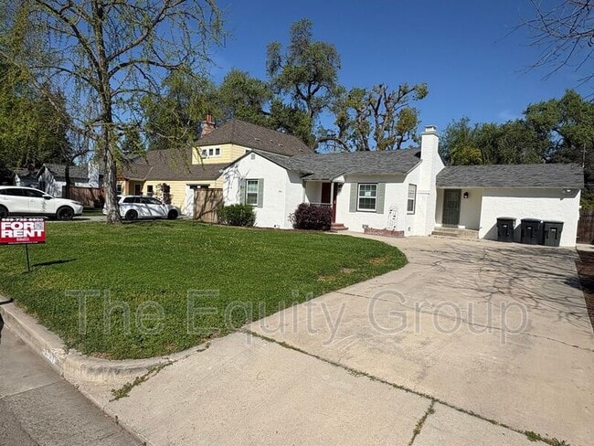 Building Photo - 1610 W College Ave