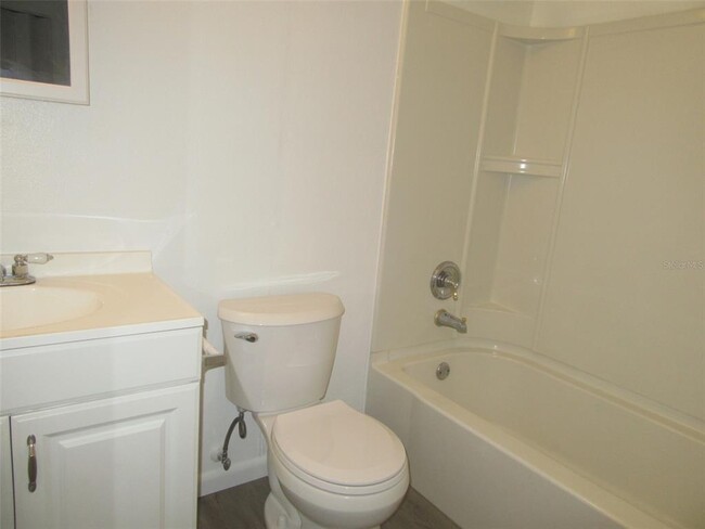 Building Photo - 20224 Tappan Zee Dr