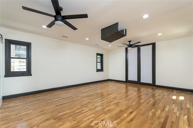 Building Photo - 5124 N Maywood Ave