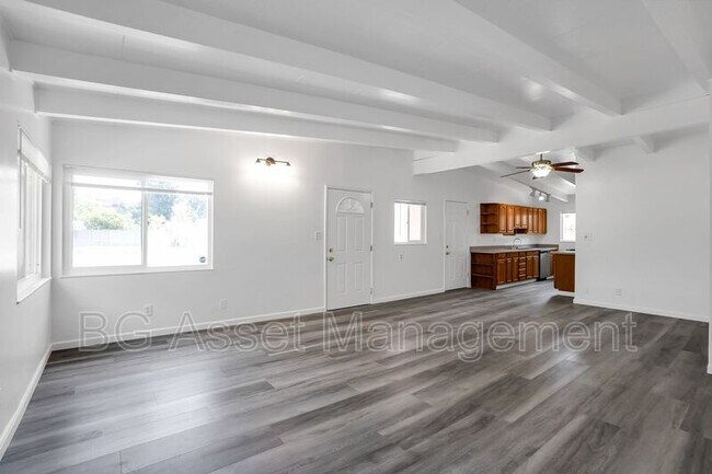 Building Photo - 1588 Ridgecrest Rd