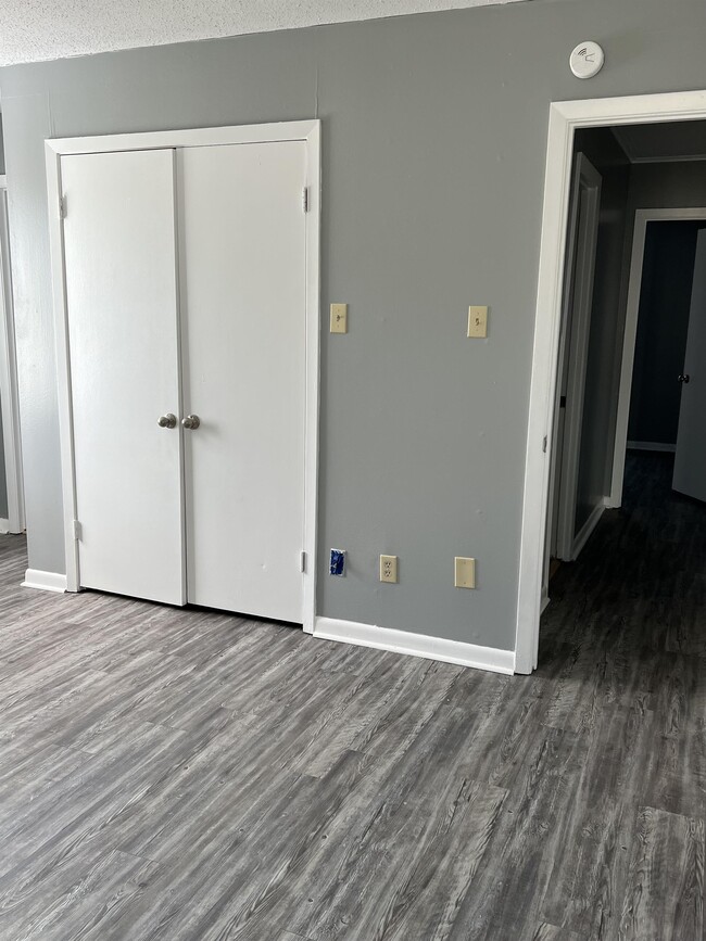 Building Photo - 2314 Lily Dr