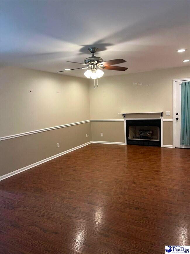Building Photo - 3044 Trent Dr