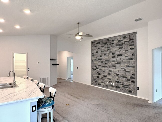 Building Photo - Beautiful 4-BR, 2-BA “Budget Friendly”– So...