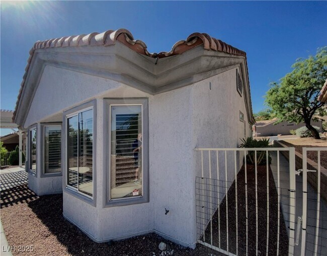 Building Photo - 10420 Villa Ridge Dr
