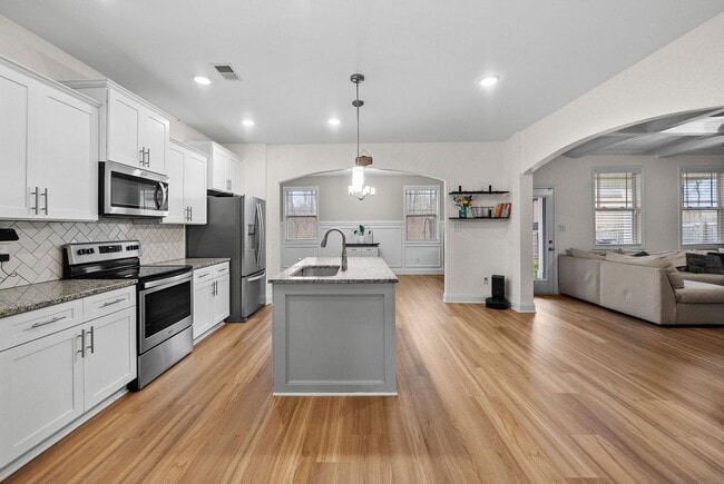 Building Photo - 1004 Black Oak Cir