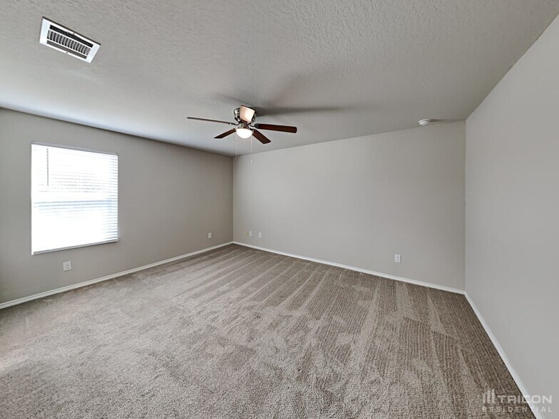 Building Photo - 8718 Segura Wy