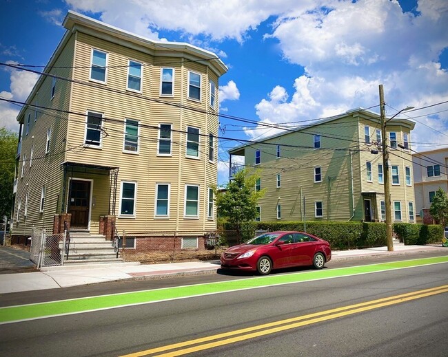 Building Photo - 83 Beacon St