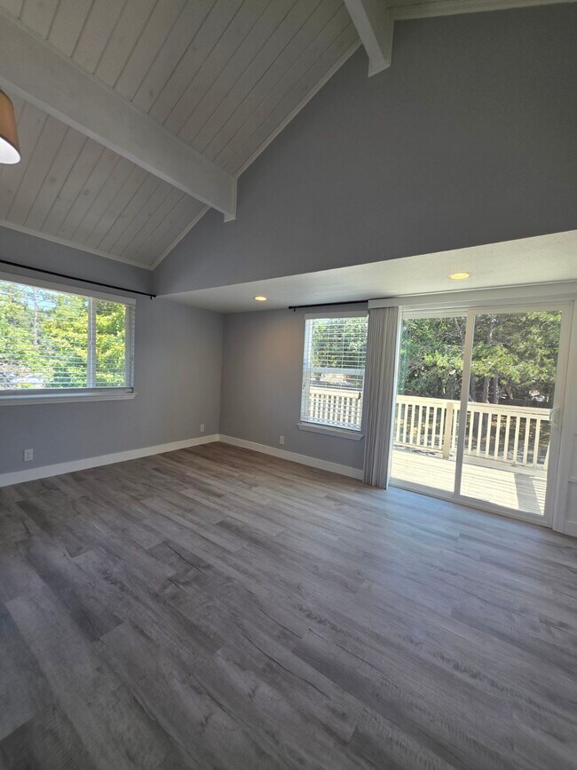 Building Photo - 780 W Cotati Ave
