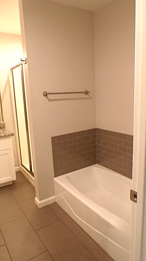Building Photo - 3 Bedroom 2 Bathroom Home Coming Soon!