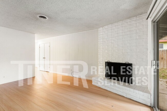 Building Photo - 2 Cinder Ct