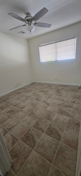 Building Photo - 1716 Kiltie Way