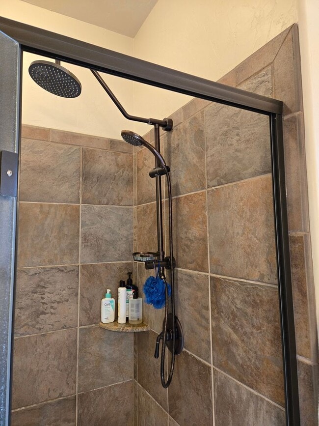 Building Photo - Wedgewood Villas