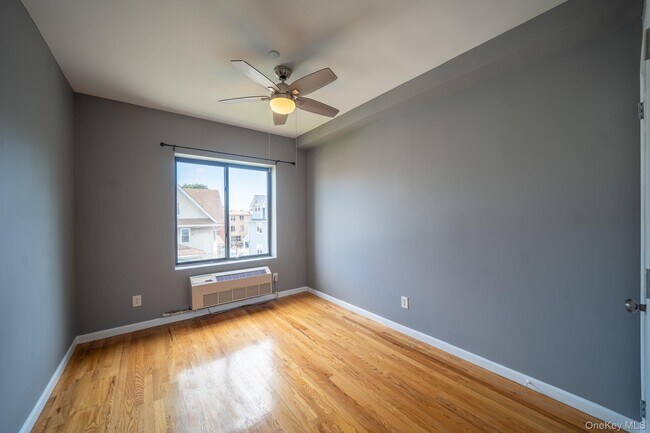 Building Photo - 175-24-17589 89th Ave