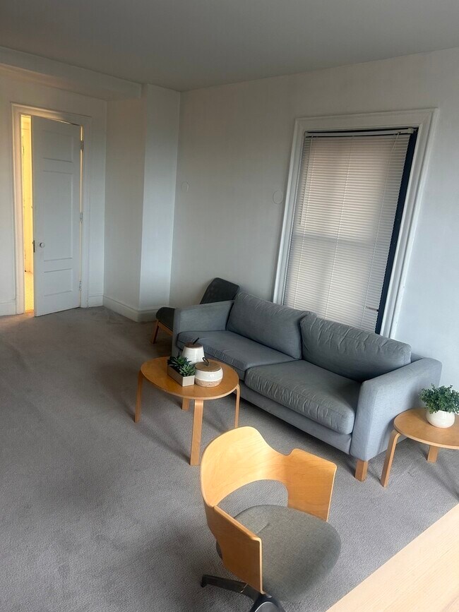 Building Photo - 5300 S Shore Dr