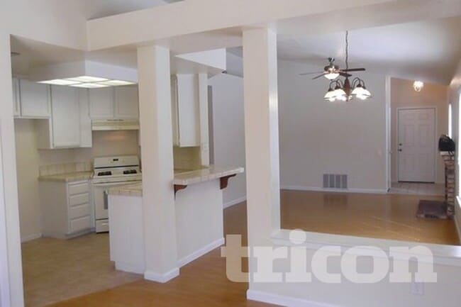 Building Photo - 1085 Quail Valley Run