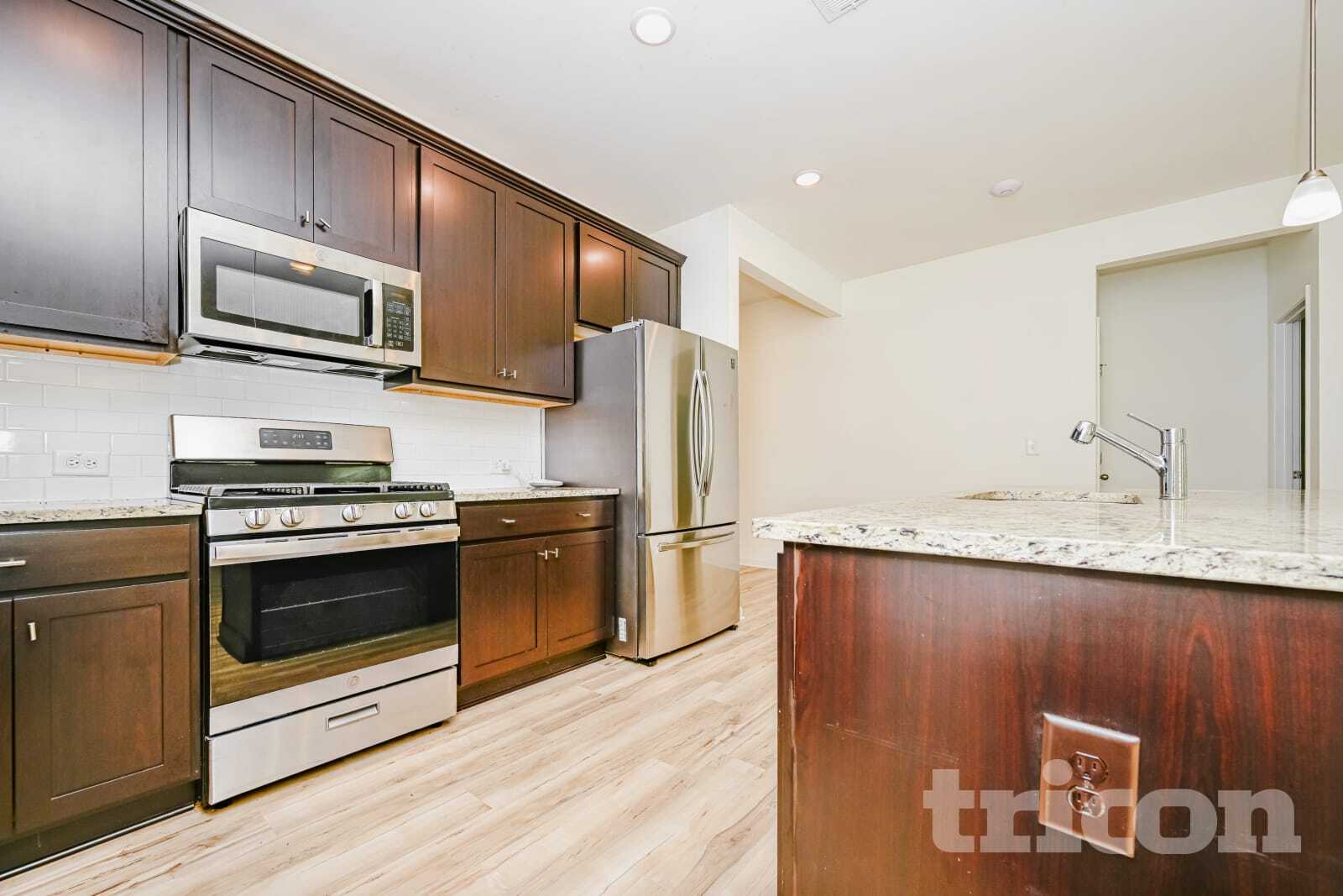 Building Photo - 424 Freeport Wy