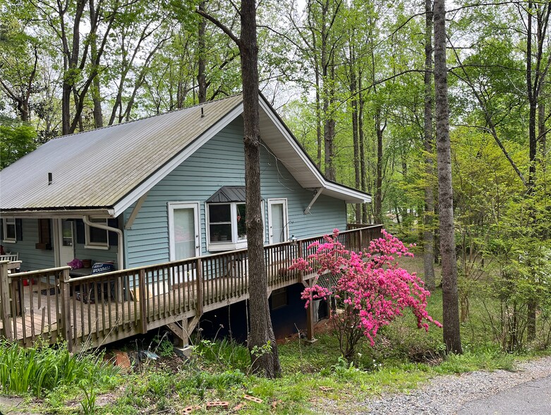 Primary Photo - 332 Magnolia Dr