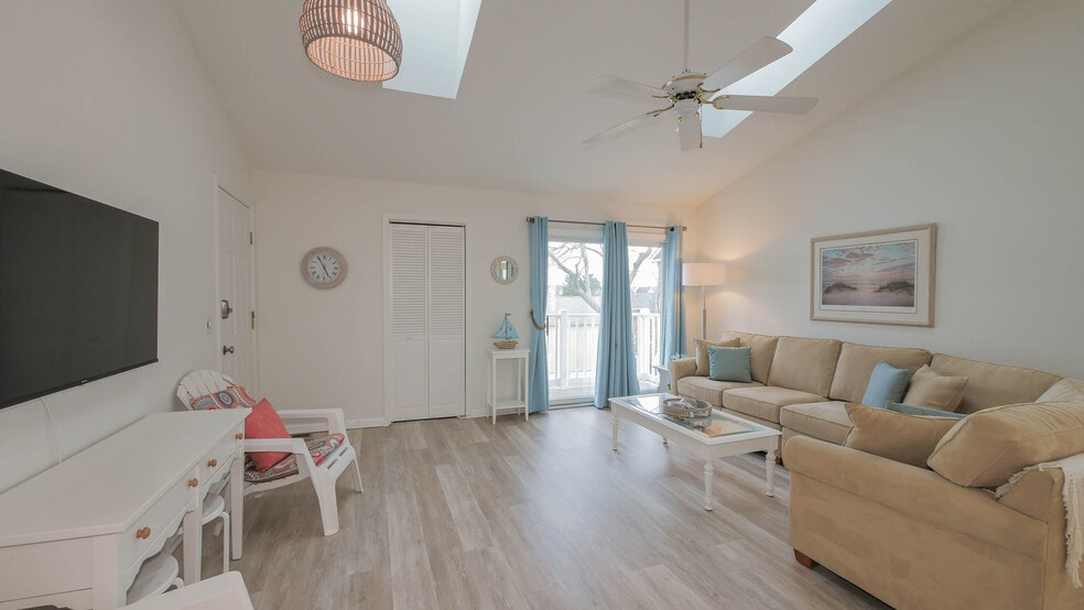 Building Photo - 16 N Monroe Ave