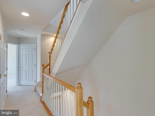 Building Photo - 8870 Ashgrove House Ln