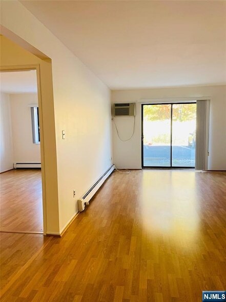 Building Photo - 550 Central Ave