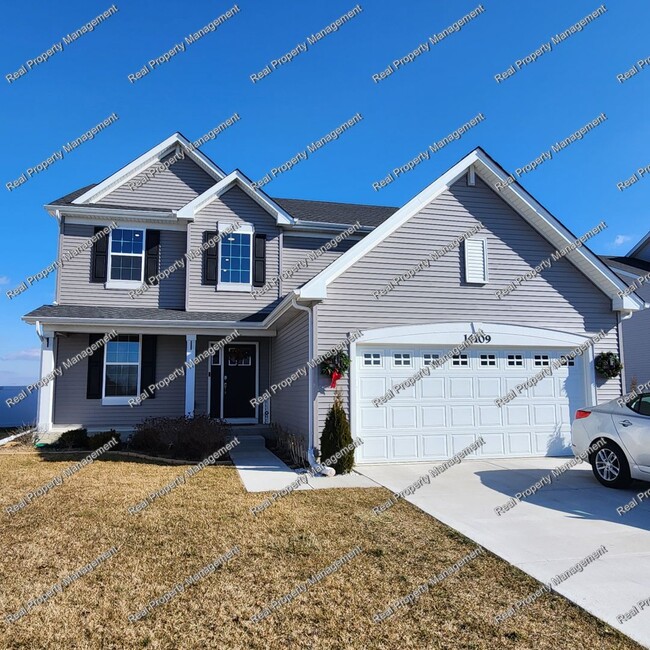 Primary Photo - Gorgeous Cedar Lake 4 Bedroom Home
