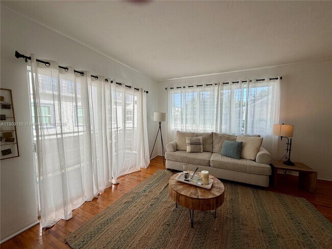 Building Photo - 1135 101st St