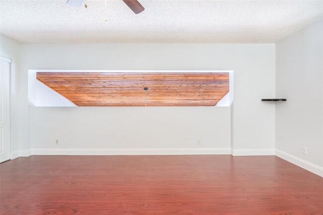 Building Photo - 7920 NW 11th Ct