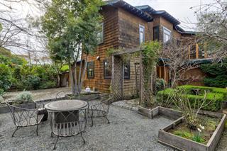 Building Photo - 393 Maclane St