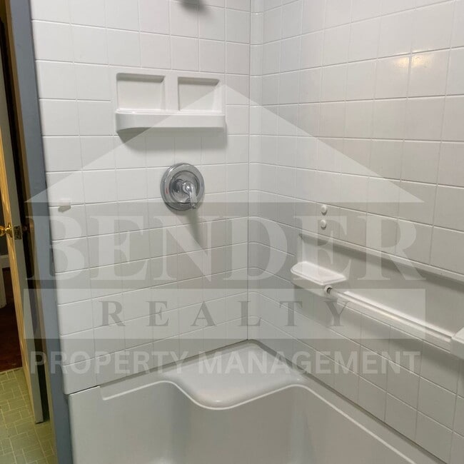 Building Photo - BRICK RANCH HOME IN THE CITY