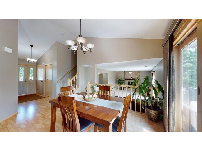 Building Photo - 2079 Woodbridge Way